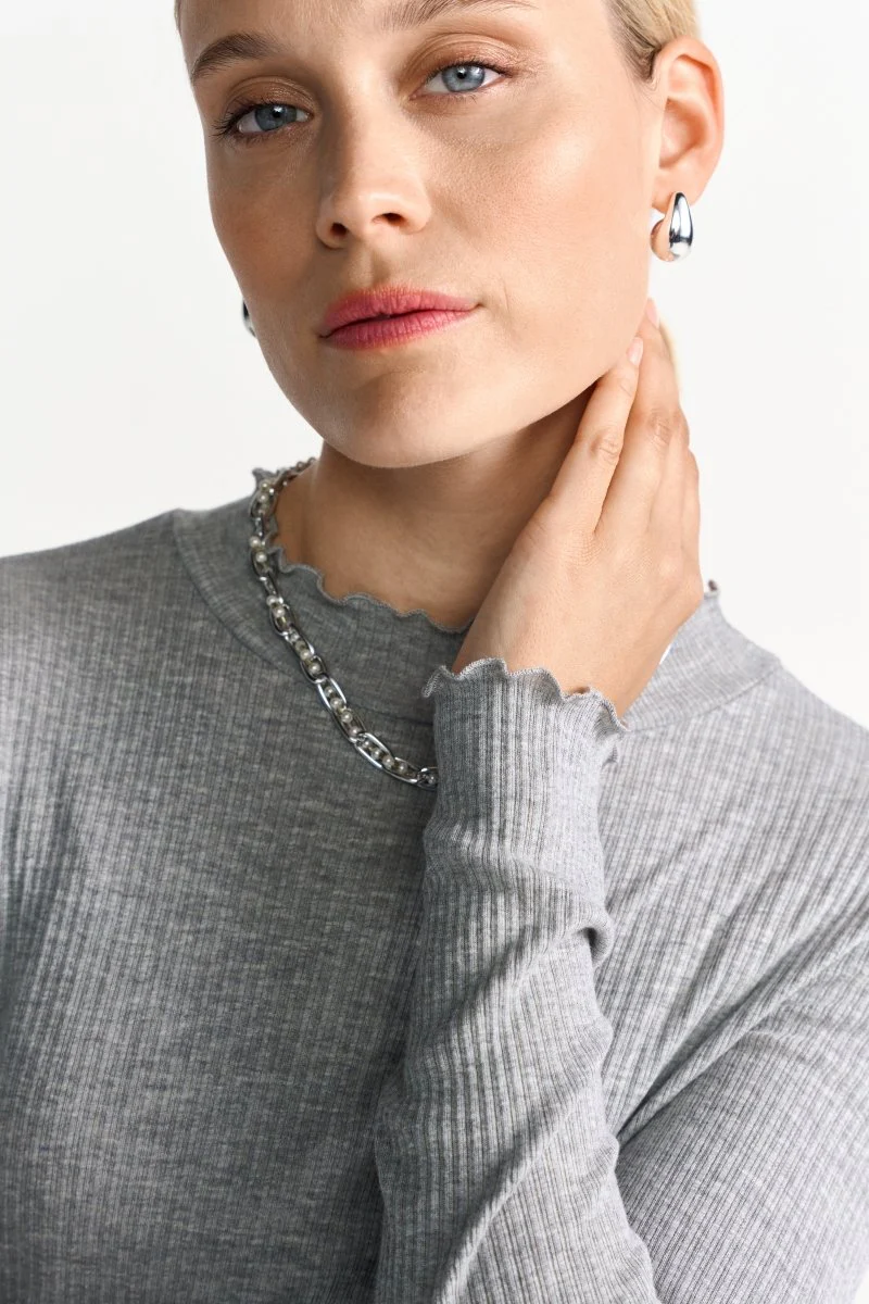 Longsleeve mit Rüschensaum - Image 10