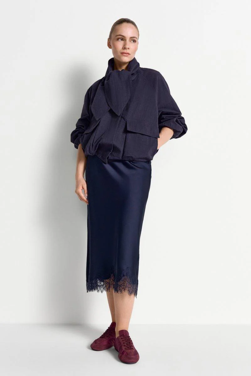 Blousonjacke mit Bindekragen - Image 10