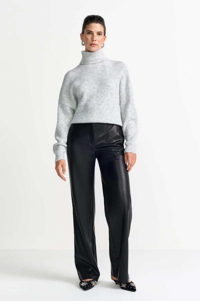 Oversize-Strickpullover mit Rollkragen - Image 14