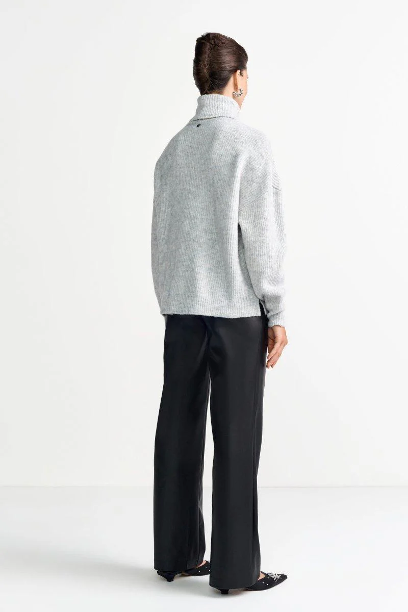 Oversize-Strickpullover mit Rollkragen - Image 15