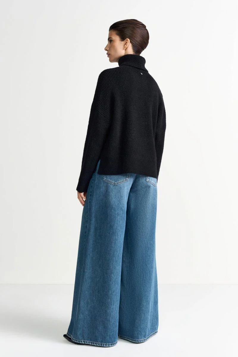 Oversize-Strickpullover mit Rollkragen - Image 9